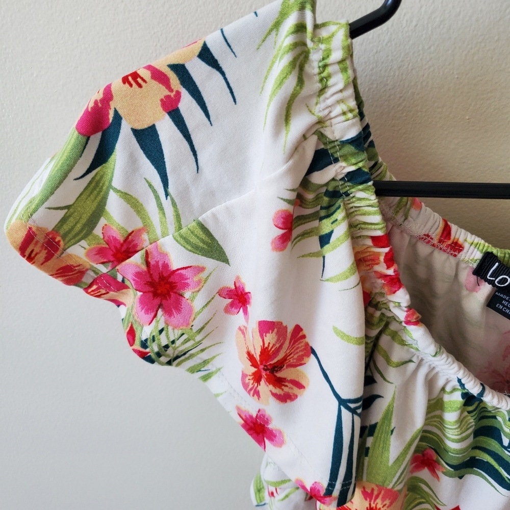 Love off the shoulder short sleeve shirt. Size medium. Pretty tropical print - Picture 3 of 8